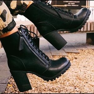 🖤 Soda MALIA size 5.5 heeled combat booties